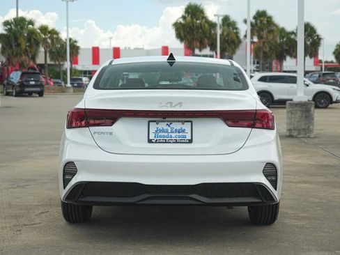 Used 2023 Kia Forte LXS FWD image 5