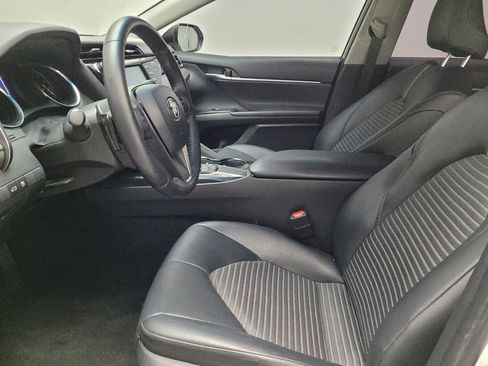 Used 2018 Toyota Camry SE w/ Convenience Package image 17