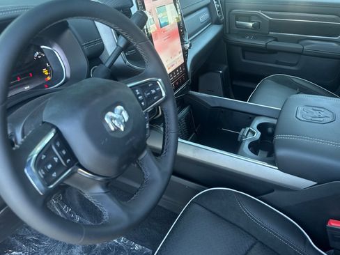 New 2026 RAM 2500 Laramie AWD/4WD image 9