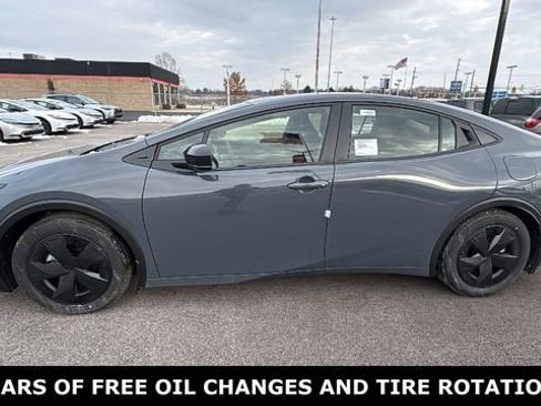 New 2026 Toyota Prius SE image 2