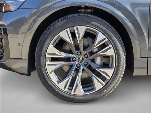New 2026 Audi Q8 Premium Plus image 9