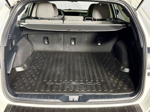 Used 2024 Subaru Outback Premium image 20