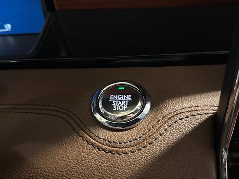 Used 2022 Lincoln Navigator Reserve image 34