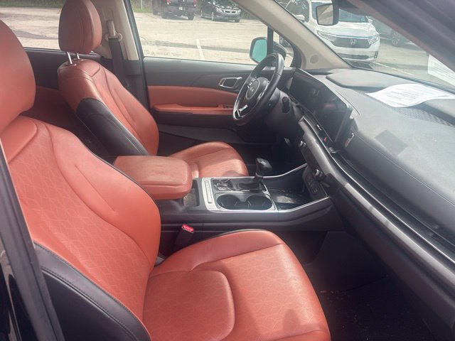 Used 2025 Kia Carnival EX FWD image 5