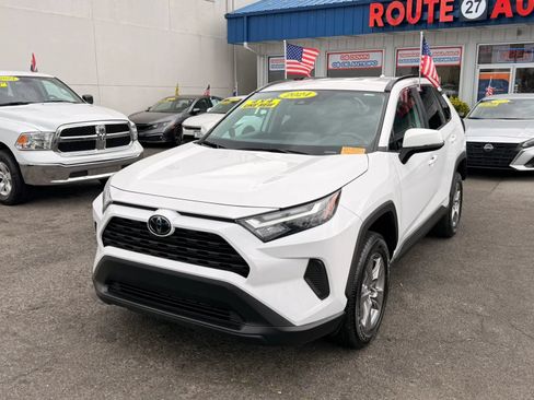 Used 2024 Toyota RAV4 XLE FWD image 4