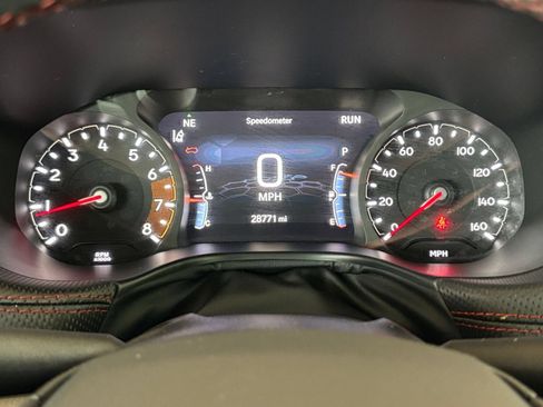 Used 2025 Jeep Compass Trailhawk AWD/4WD image 39