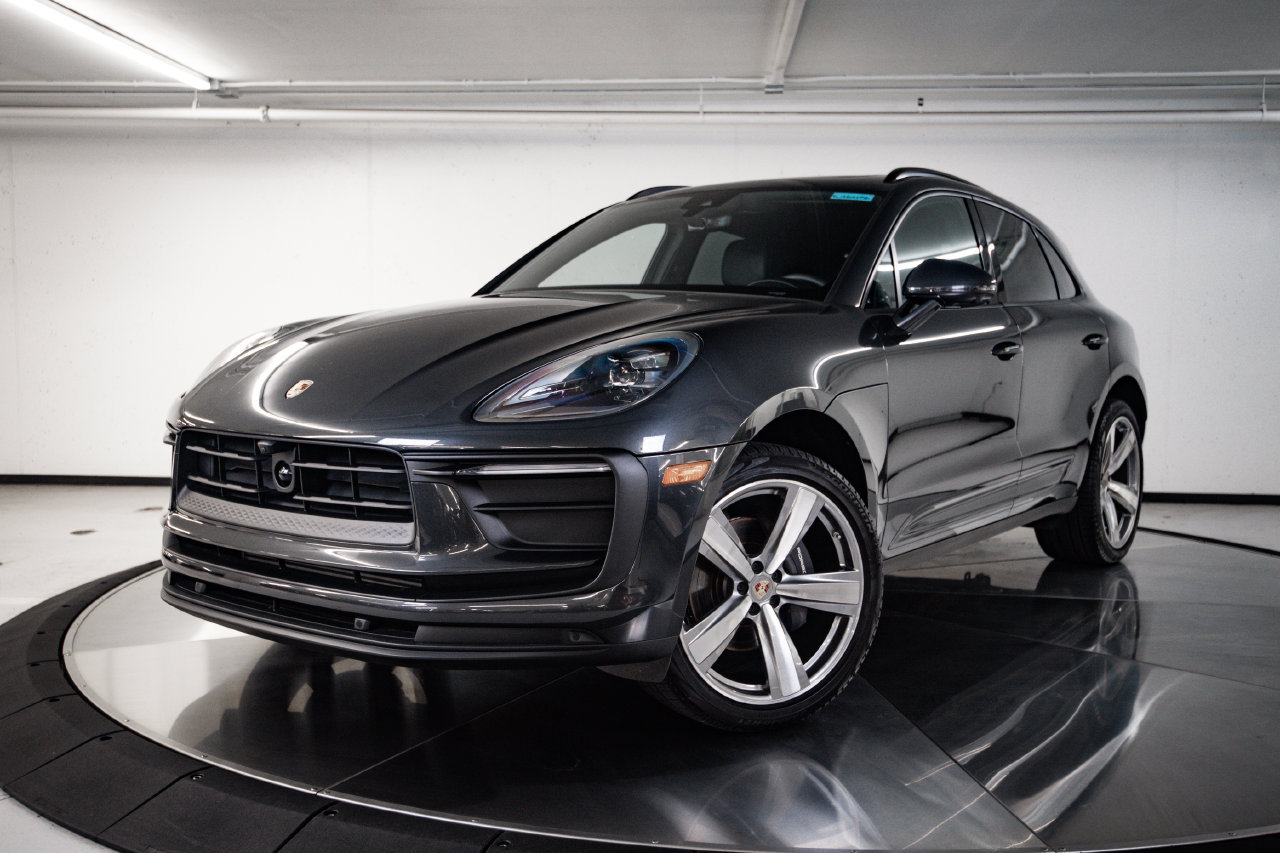 Certified 2026 Porsche Macan AWD/4WD image 1