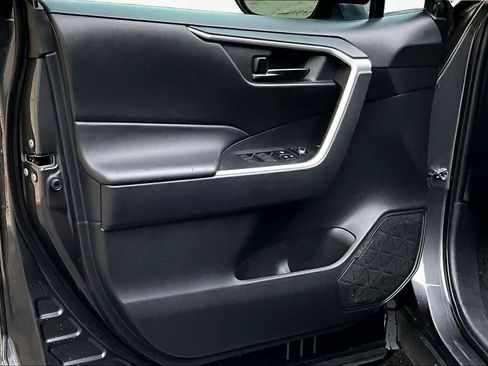 Certified 2023 Toyota RAV4 LE FWD image 22