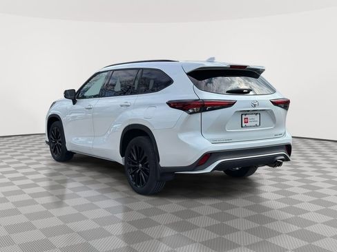 Used 2024 Toyota Highlander XSE image 5