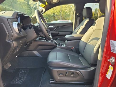 Used 2024 Chevrolet Colorado LT w/ LT Convenience Package III image 11