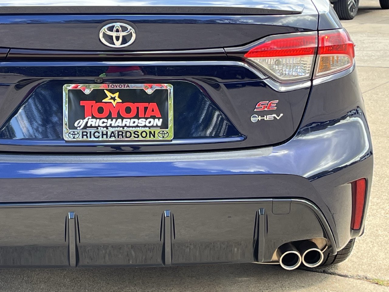 Used 2026 Toyota Corolla SE w/ SE Premium Package FWD image 6