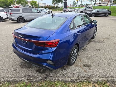 Certified 2023 Kia Forte LXS FWD image 3