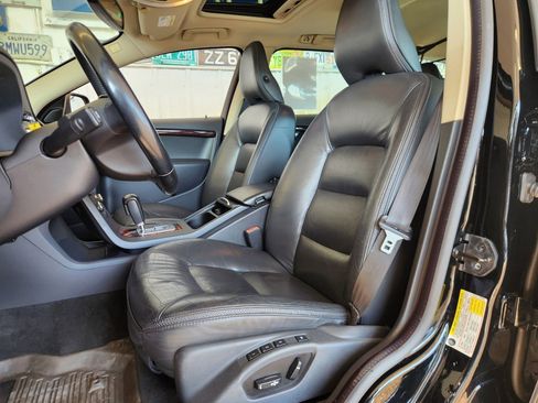 Used 2009 Volvo XC70 T6 image 4