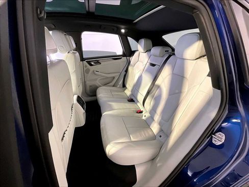 Certified 2023 Porsche Macan S AWD/4WD image 24