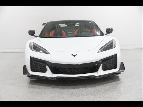 Used 2025 Chevrolet Corvette Z06 w/ Stealth Interior Trim Package RWD image 3