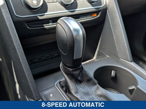 Used 2020 Volkswagen Atlas Cross Sport SE w/ Panoramic Sunroof Package FWD image 33