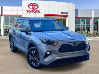 Used 2024 Toyota Highlander XLE FWD video 1