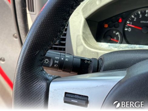 Used 2017 Nissan Frontier SV w/ SV Value Truck Package RWD image 18