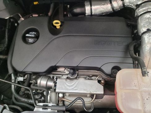 Used 2022 Chevrolet Trax LT FWD image 30