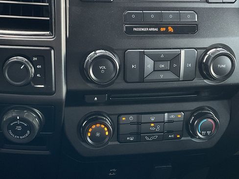 Used 2017 Ford F150 XLT w/ Trailer Tow Package image 38