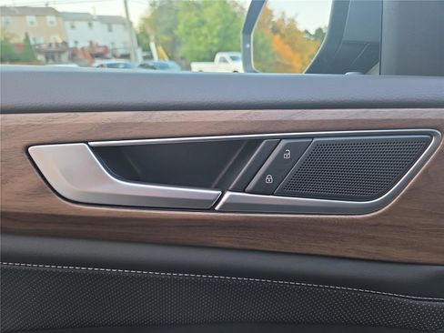 New 2026 Volkswagen Atlas SE image 12