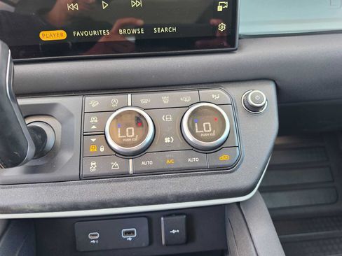 Certified 2022 Land Rover Defender 110 SE AWD/4WD image 29
