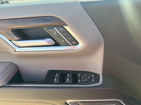 Used 2022 GMC Sierra 1500 SLT w/ SLT Convenience Package image 16