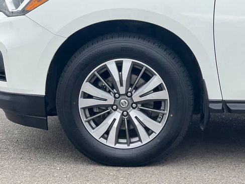 Used 2017 Nissan Pathfinder SV w/ Cargo Package FWD image 27