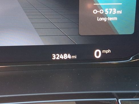 Used 2025 Volkswagen Atlas Cross Sport SE image 18