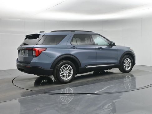 Certified 2025 Ford Explorer Active RWD image 30