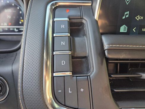 Used 2024 Chevrolet Suburban Premier AWD/4WD image 20