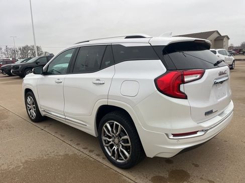 Used 2022 GMC Terrain Denali w/ Denali Premium Package image 5