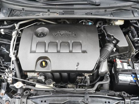 Used 2018 Toyota Corolla LE FWD image 27