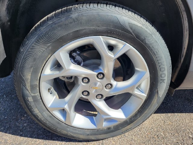 Used 2024 Chevrolet Trax LS w/ LS Convenience Package FWD image 9