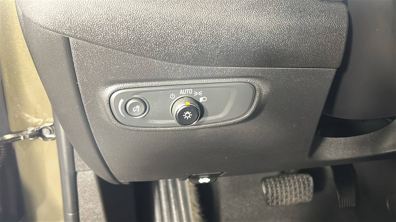 Used 2024 Chevrolet Equinox RS AWD/4WD image 23