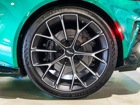 Used 2025 Aston Martin V8 Vantage Coupe RWD image 54