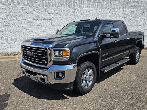 Used 2018 GMC Sierra 3500 SLT w/ Duramax Plus Package AWD/4WD image 3