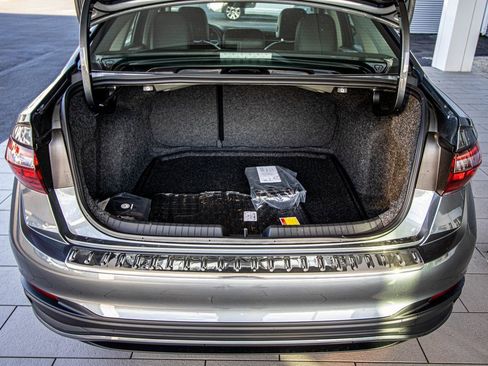 New 2026 Volkswagen Jetta SE image 17