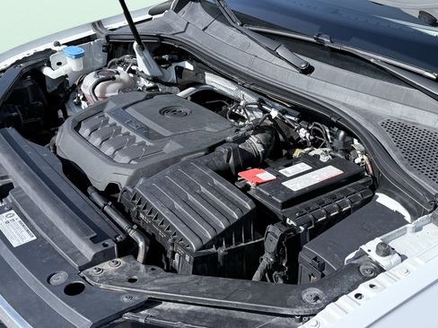Used 2019 Volkswagen Tiguan SEL R-Line FWD image 27