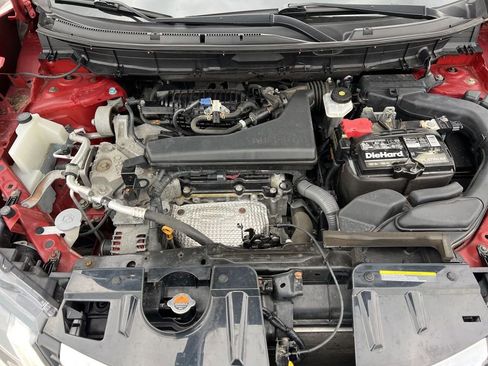 Used 2018 Nissan Rogue SV image 28