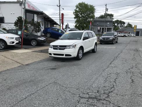 Used 2013 Dodge Journey SE FWD image 2