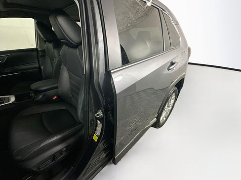 Used 2025 Toyota RAV4 XLE Premium FWD image 12