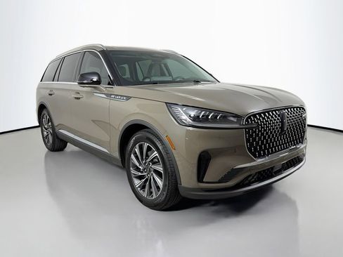 Used 2025 Lincoln Aviator 2WD image 3