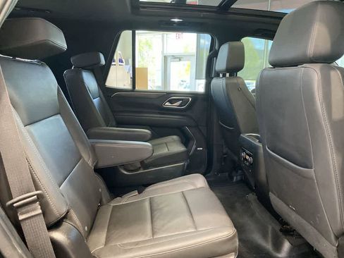 Used 2022 Chevrolet Tahoe Z71 w/ Luxury Package AWD/4WD image 12