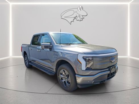Used 2022 Ford F150 Lightning Lariat w/ Equipment Group 511A High AWD/4WD image 3