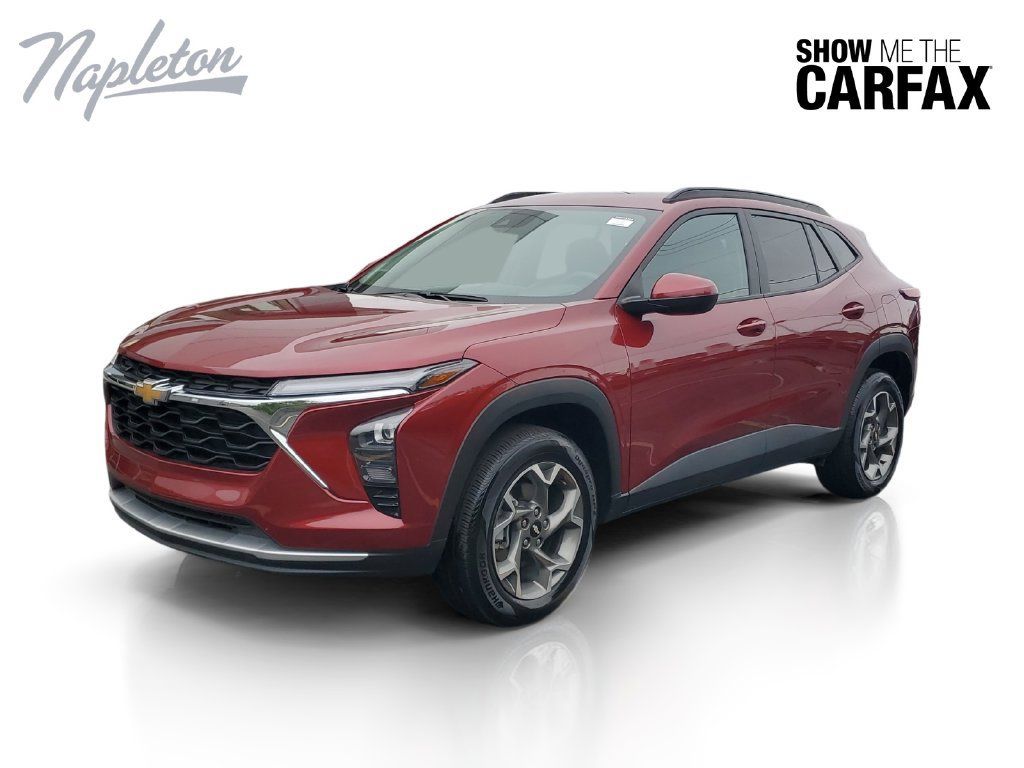 Used 2025 Chevrolet Trax LT FWD image 1
