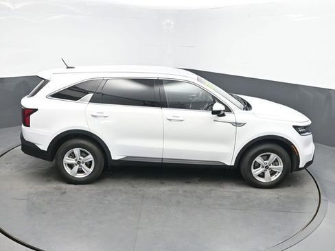 Used 2022 Kia Sorento LX image 27