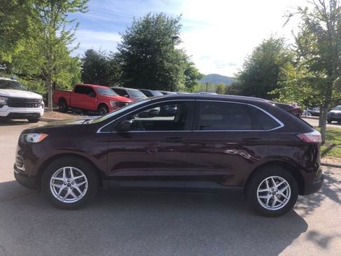 Used 2022 Ford Edge SEL w/ Convenience Package image 3
