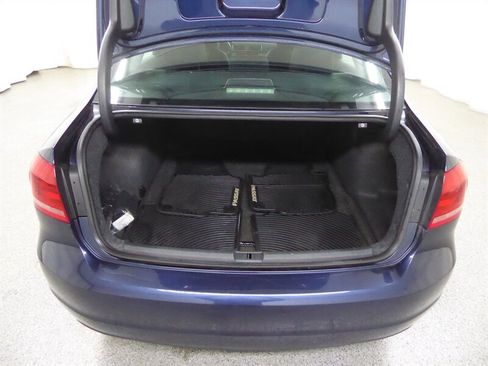 Used 2014 Volkswagen Passat 2.5 SE image 31