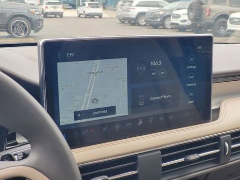 Used 2024 Lincoln Corsair AWD w/ Equipment Group 101A image 19